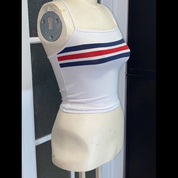 Crop top - Picture 2 of 2